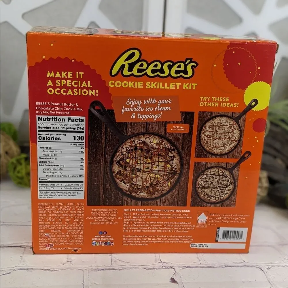 Cast Iron Skillet Reese's Chips Cookie Baking Pan (Cookie Mix Not Included)
